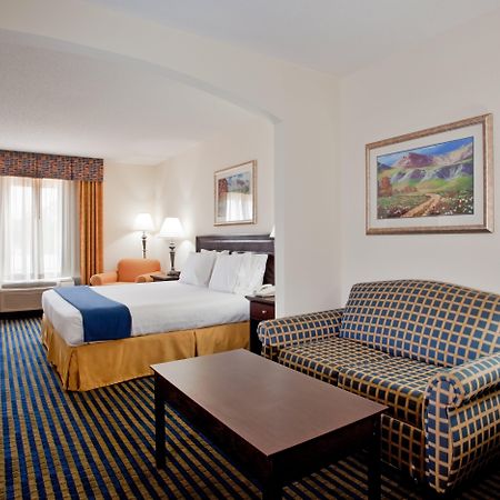 Holiday Inn Express & Suites Chesapeake By Ihg Exterior photo