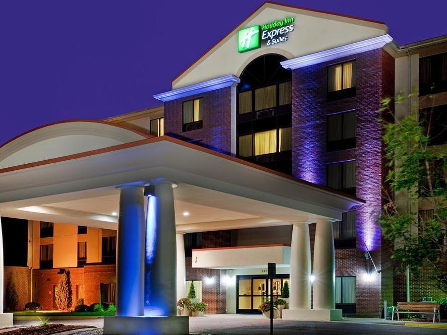 Holiday Inn Express & Suites Chesapeake By Ihg Exterior photo