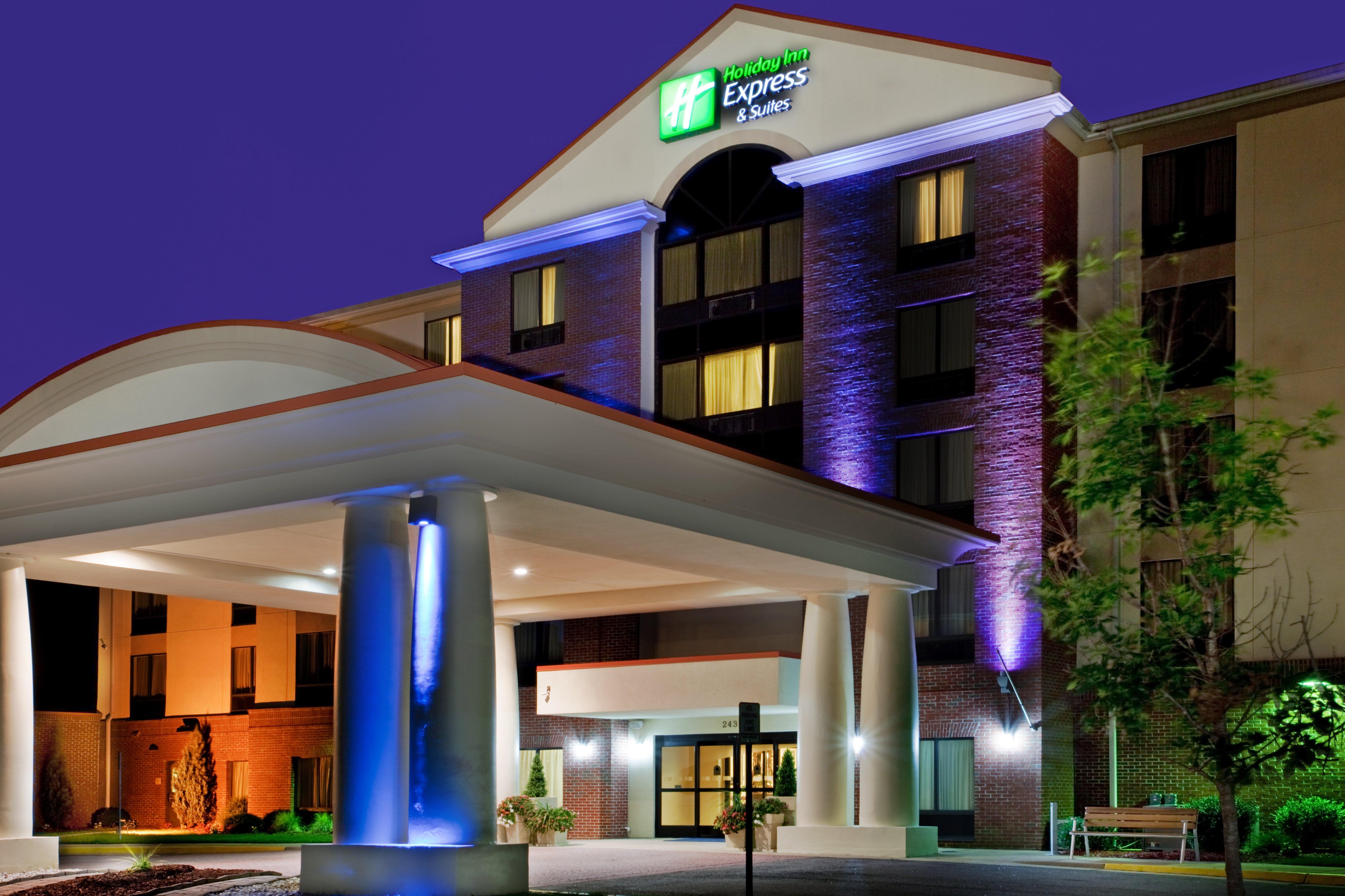 Holiday Inn Express & Suites Chesapeake By Ihg Exterior photo